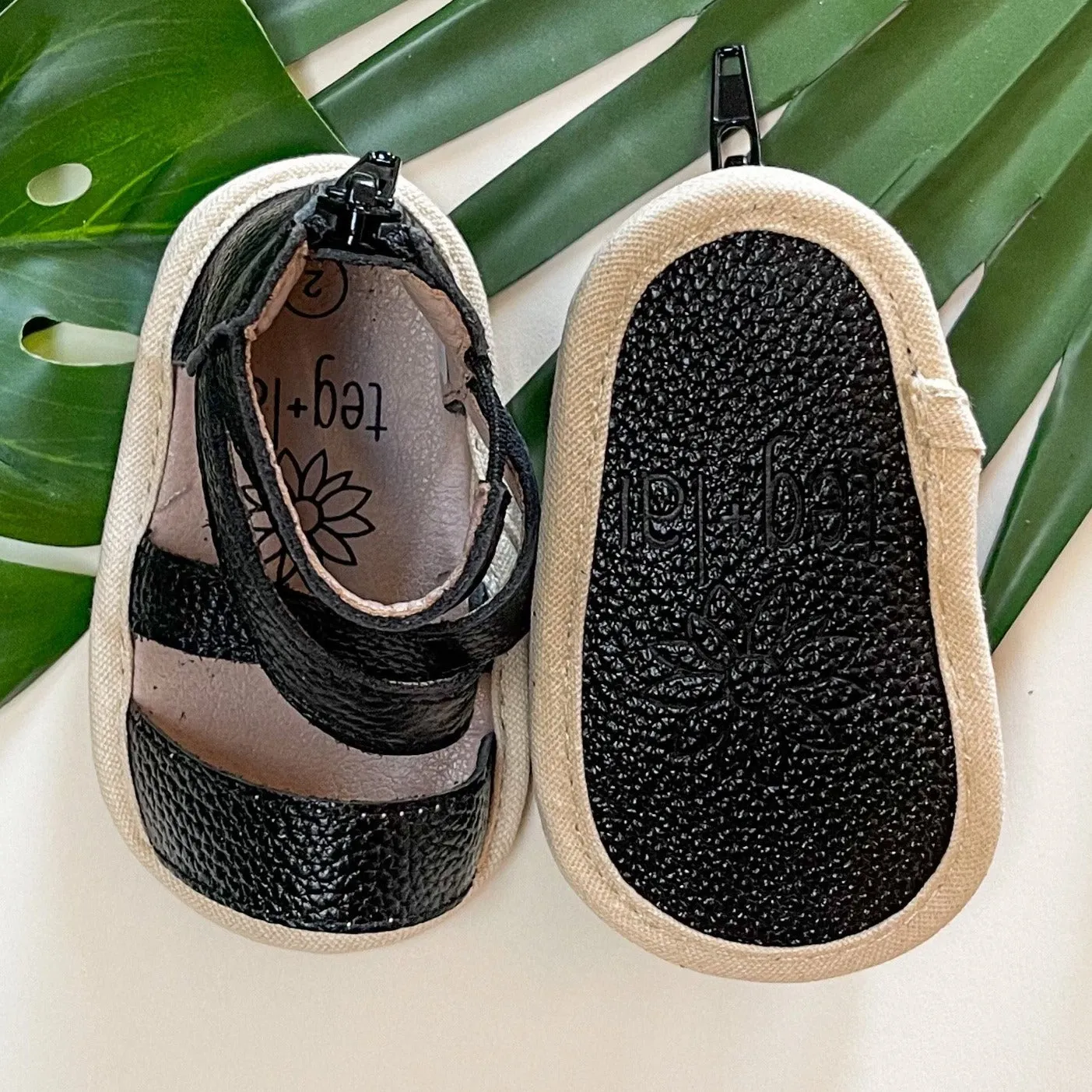 Debbie Flats Ebony
