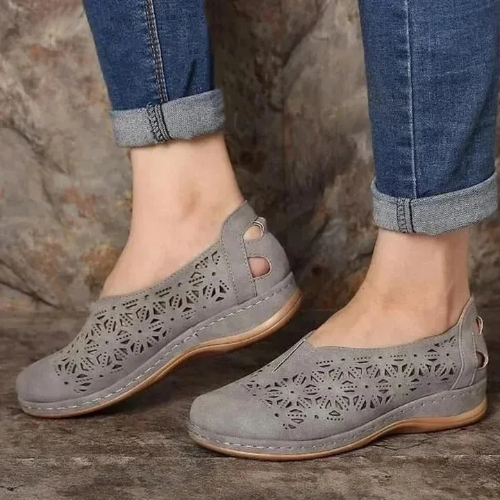Fashionable and relaxed orthopedic Shoes