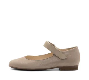 Sienna Women's Mary Jane Flat - Sand 08